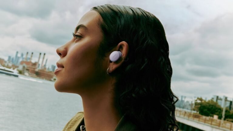 Global Wireless Earbuds Market Shows Highest Growth Rat